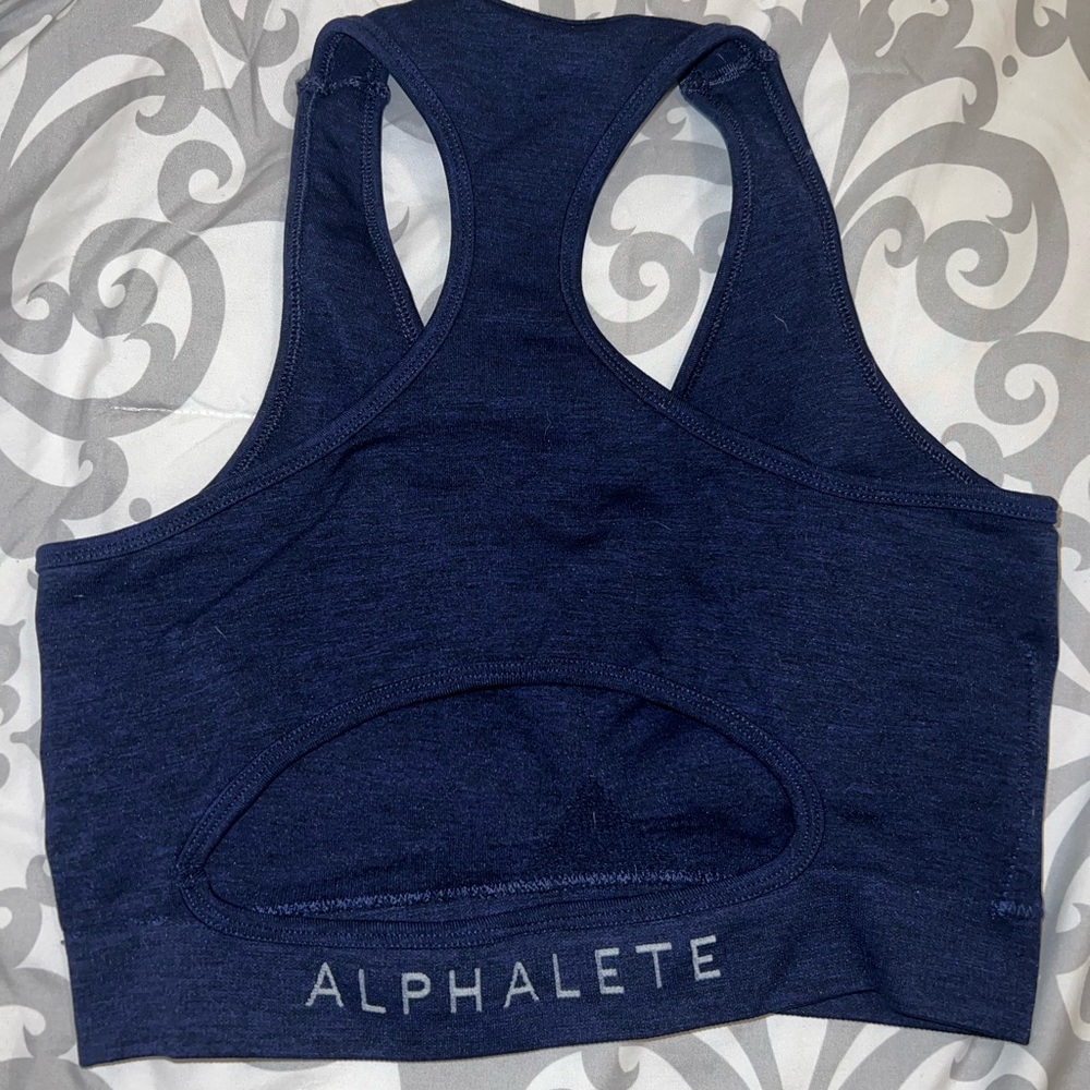Alphalete sports bra size small
